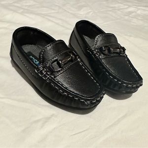 Size 5 toddler Black dress shoes